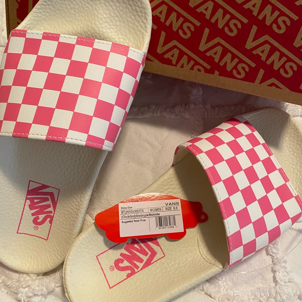 NEW WITH TAGS Vans slip on sandals